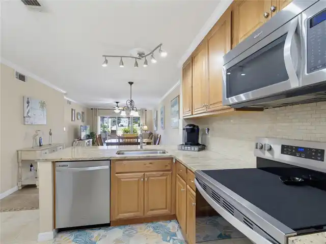 Listing Photo 7