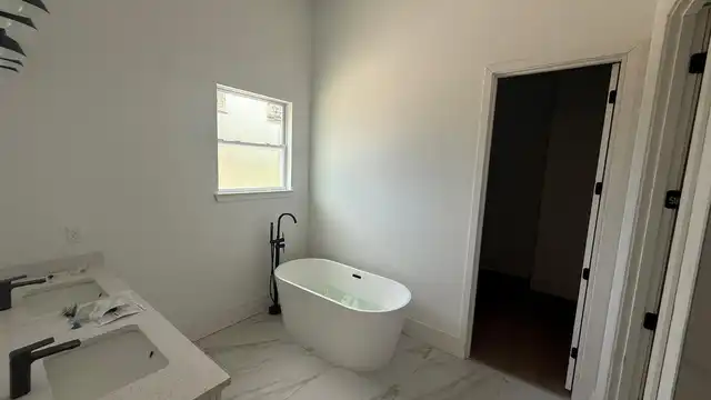 Listing Photo 19