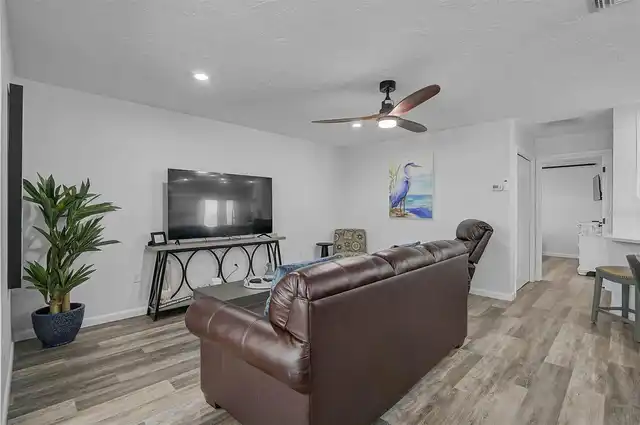 Listing Photo 22