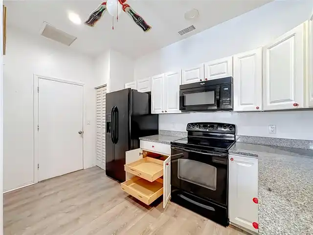Listing Photo 13