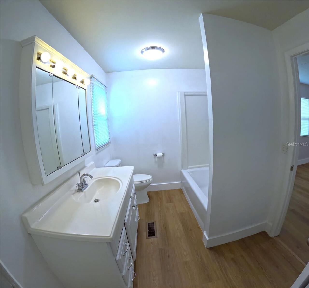 Listing Photo 10