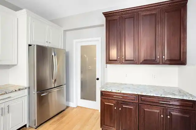 Listing Photo 10