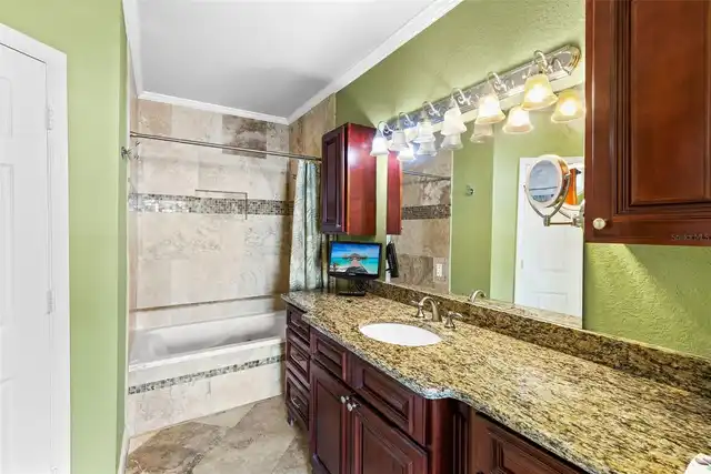 Listing Photo 15