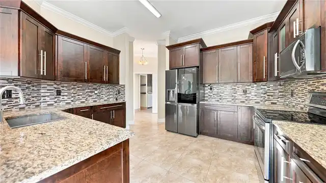 Listing Photo 17