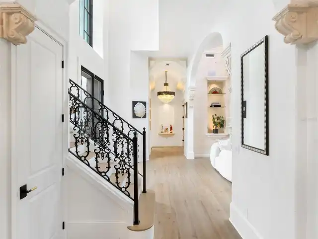 Listing Photo 9