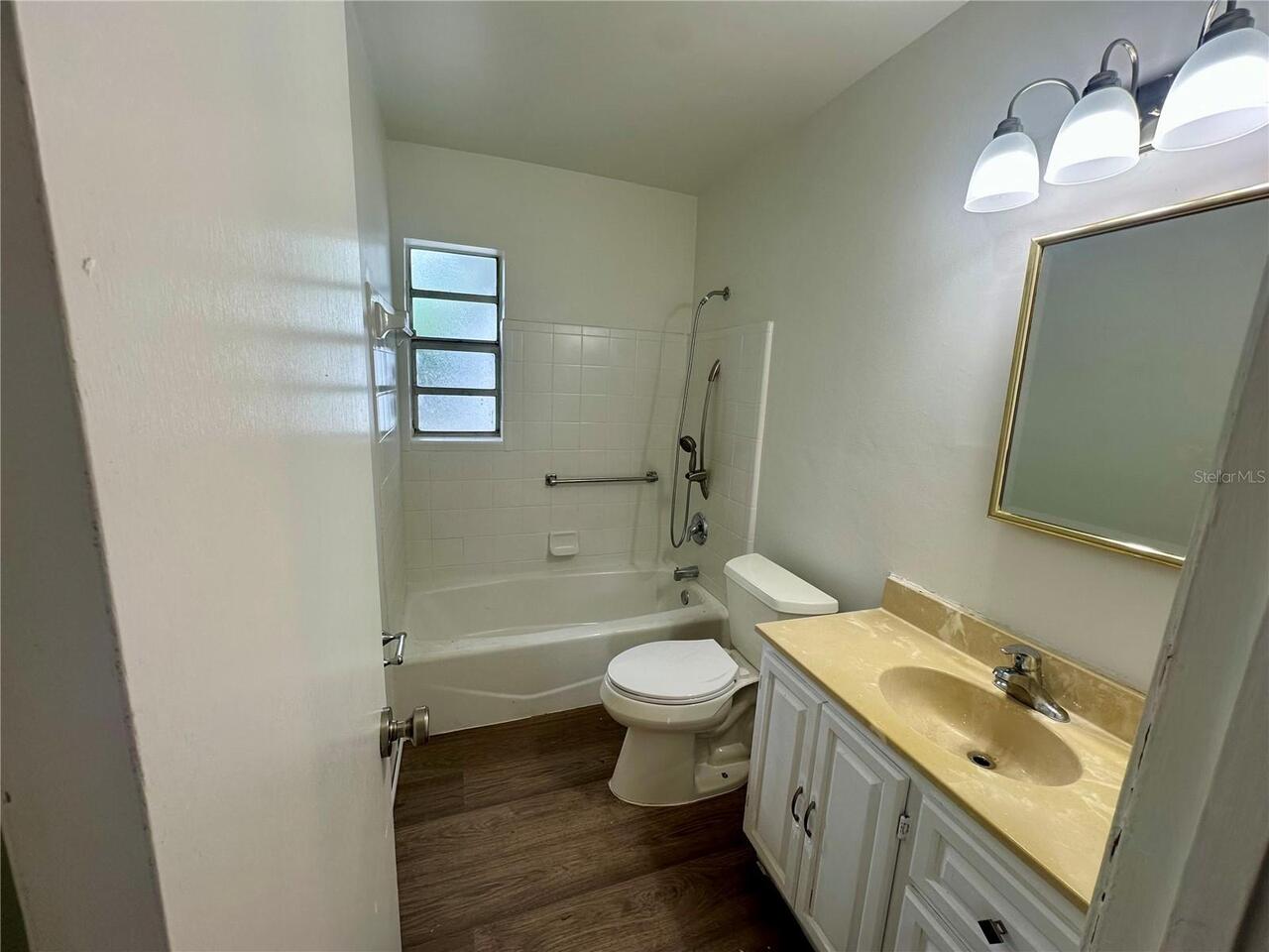 Listing Photo 8