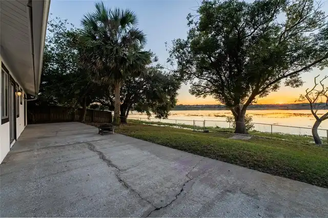 Listing Photo 11