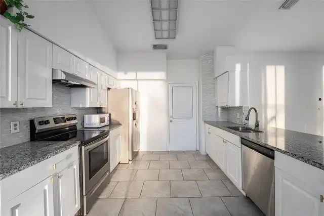 Listing Photo 18