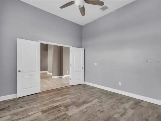 Listing Photo 10