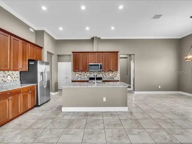 Listing Photo 16