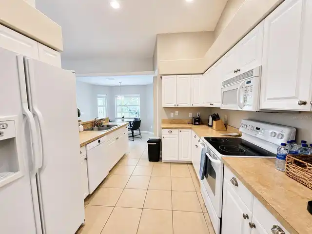 Listing Photo 12