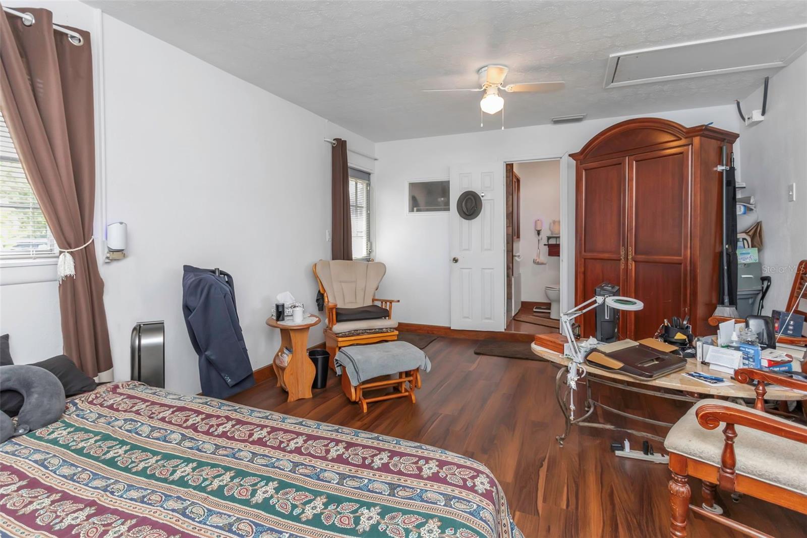Listing Photo 9