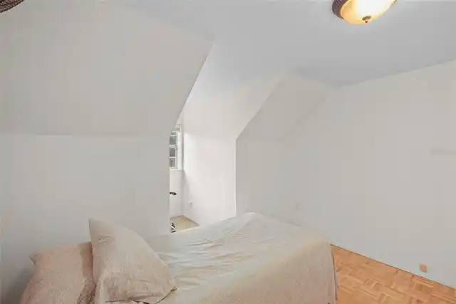 Listing Photo 20