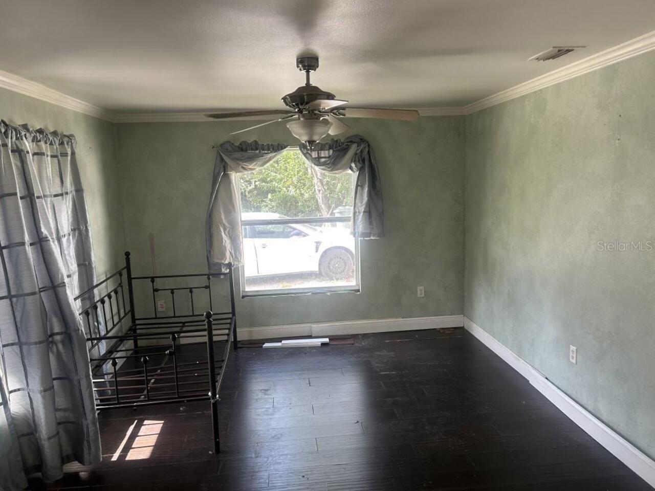 Listing Photo 12