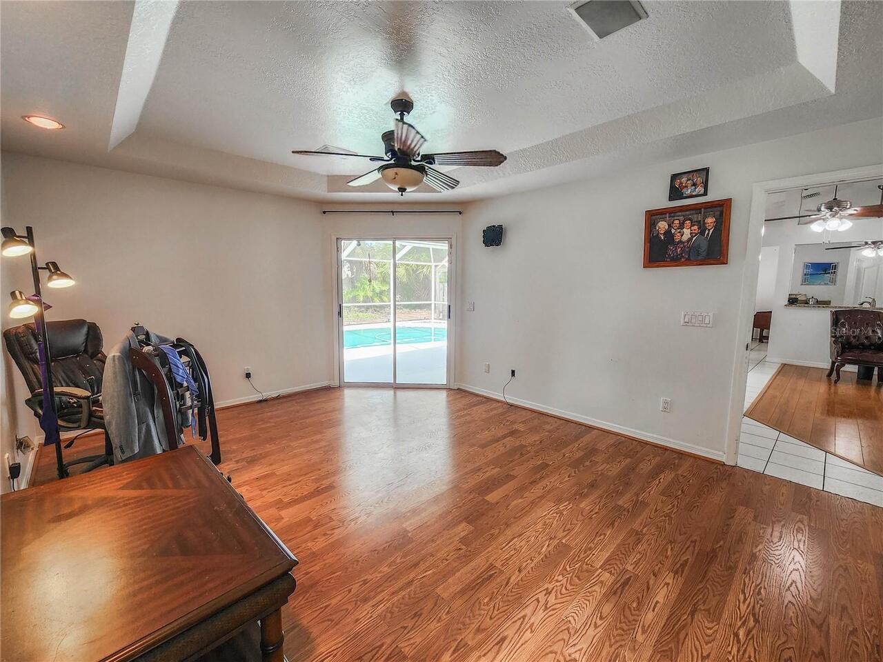 Listing Photo 9