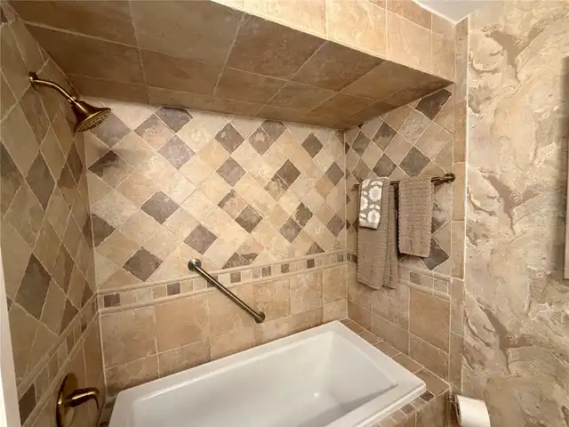 Listing Photo 24
