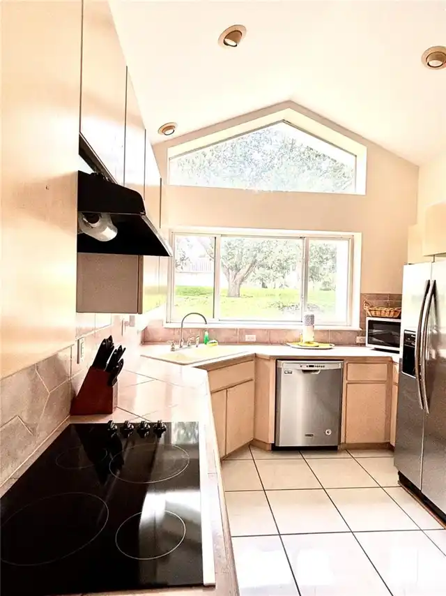 Listing Photo 25