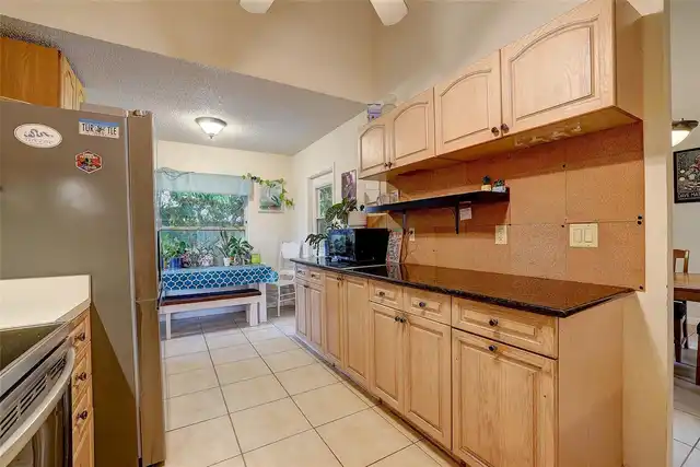 Listing Photo 12