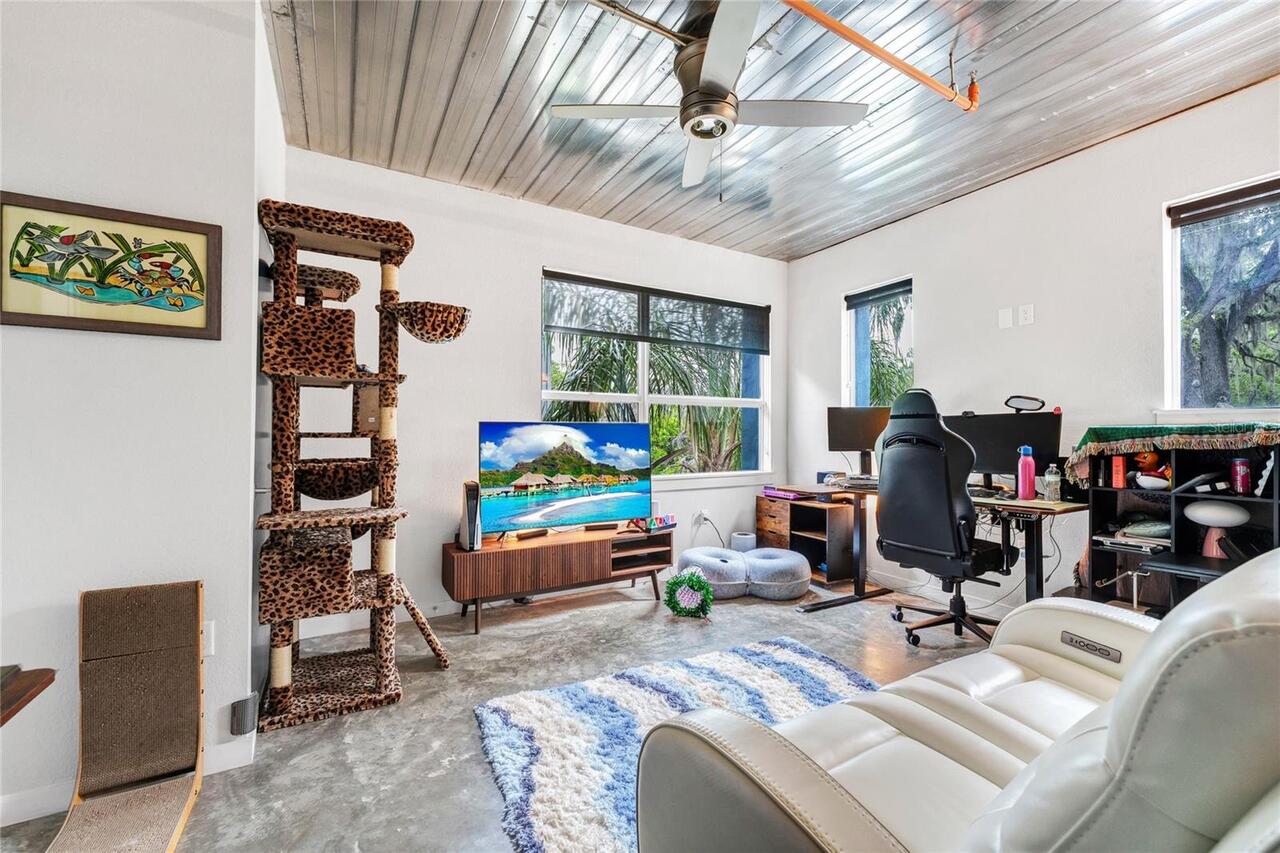 Listing Photo 17