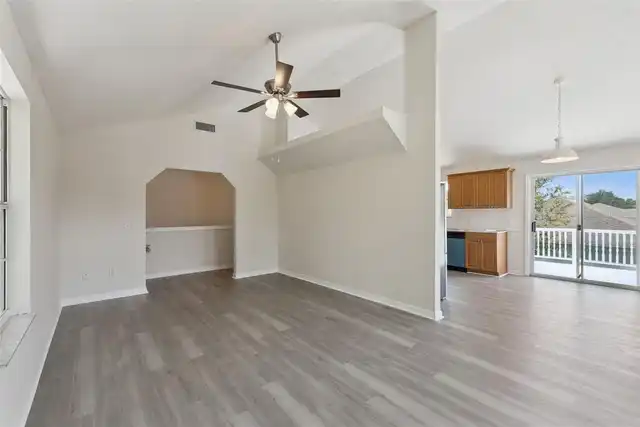 Listing Photo 7