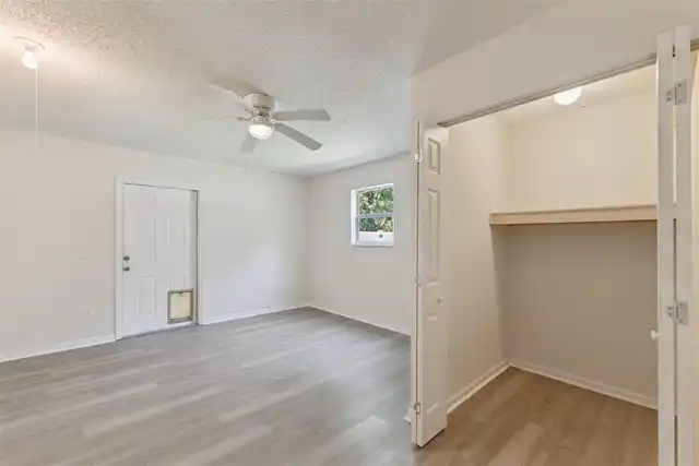 Listing Photo 14
