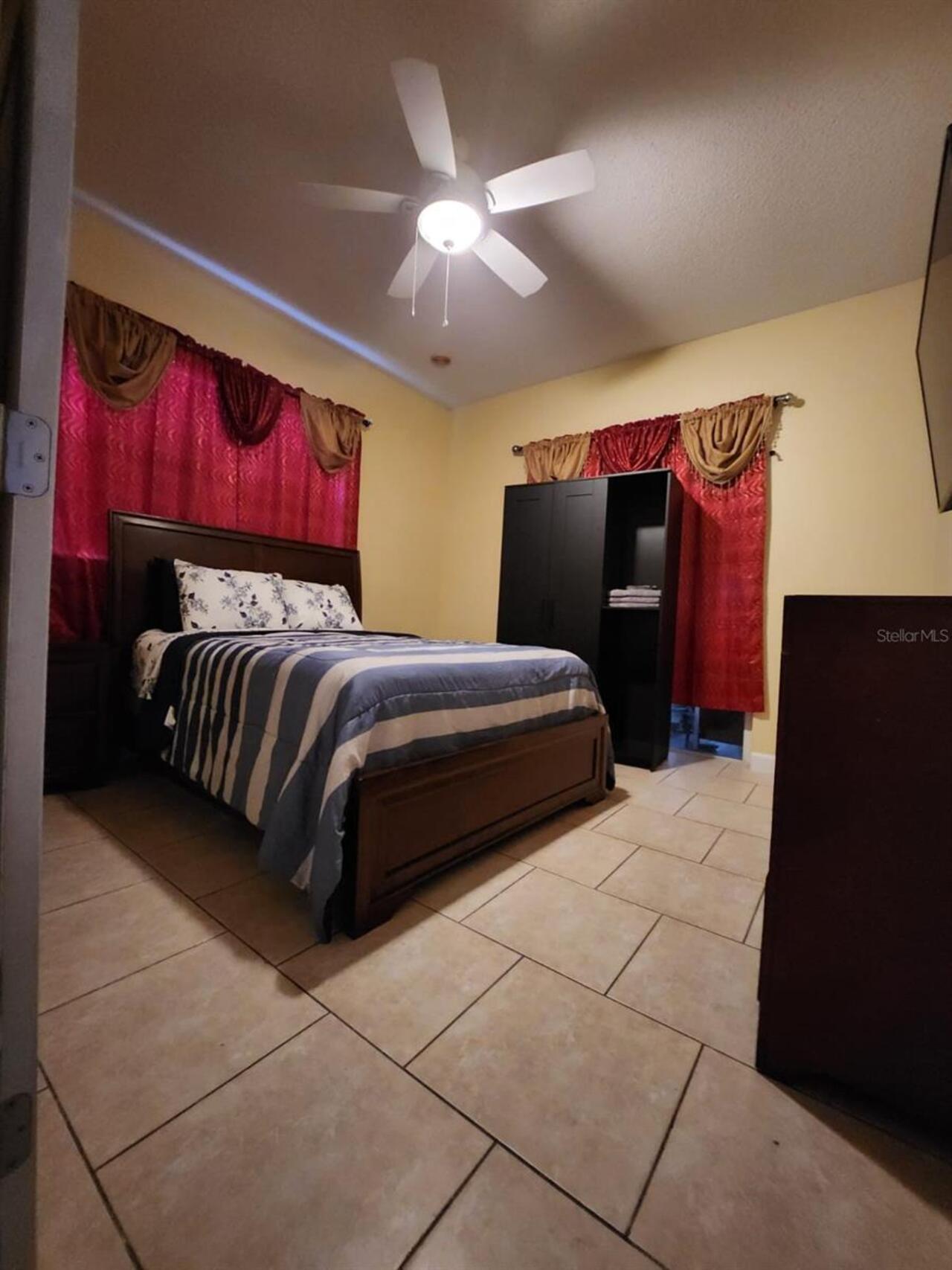 Listing Photo 11