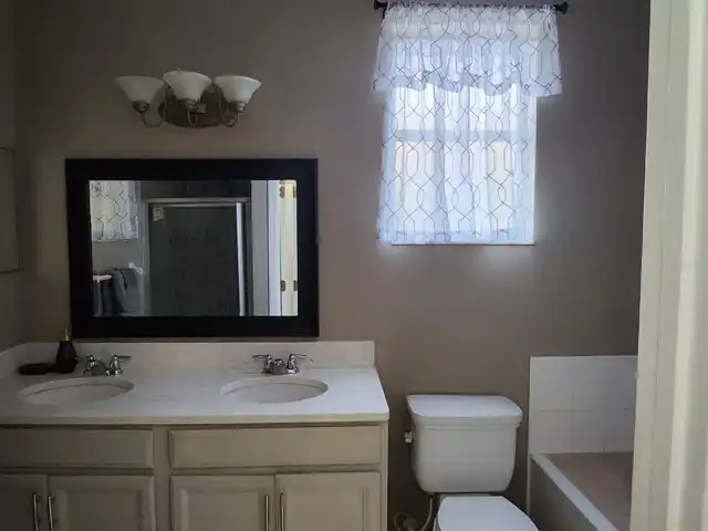 Listing Photo 9