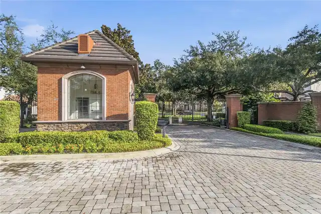 Listing Photo 11