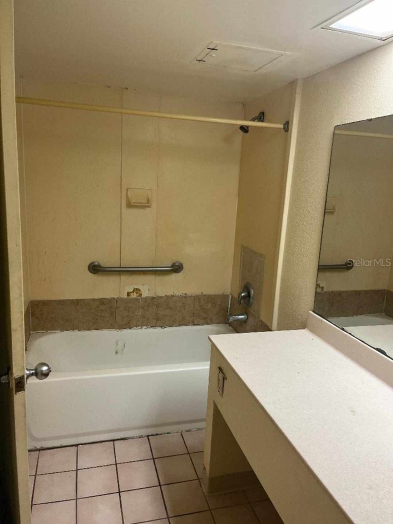 Listing Photo 10