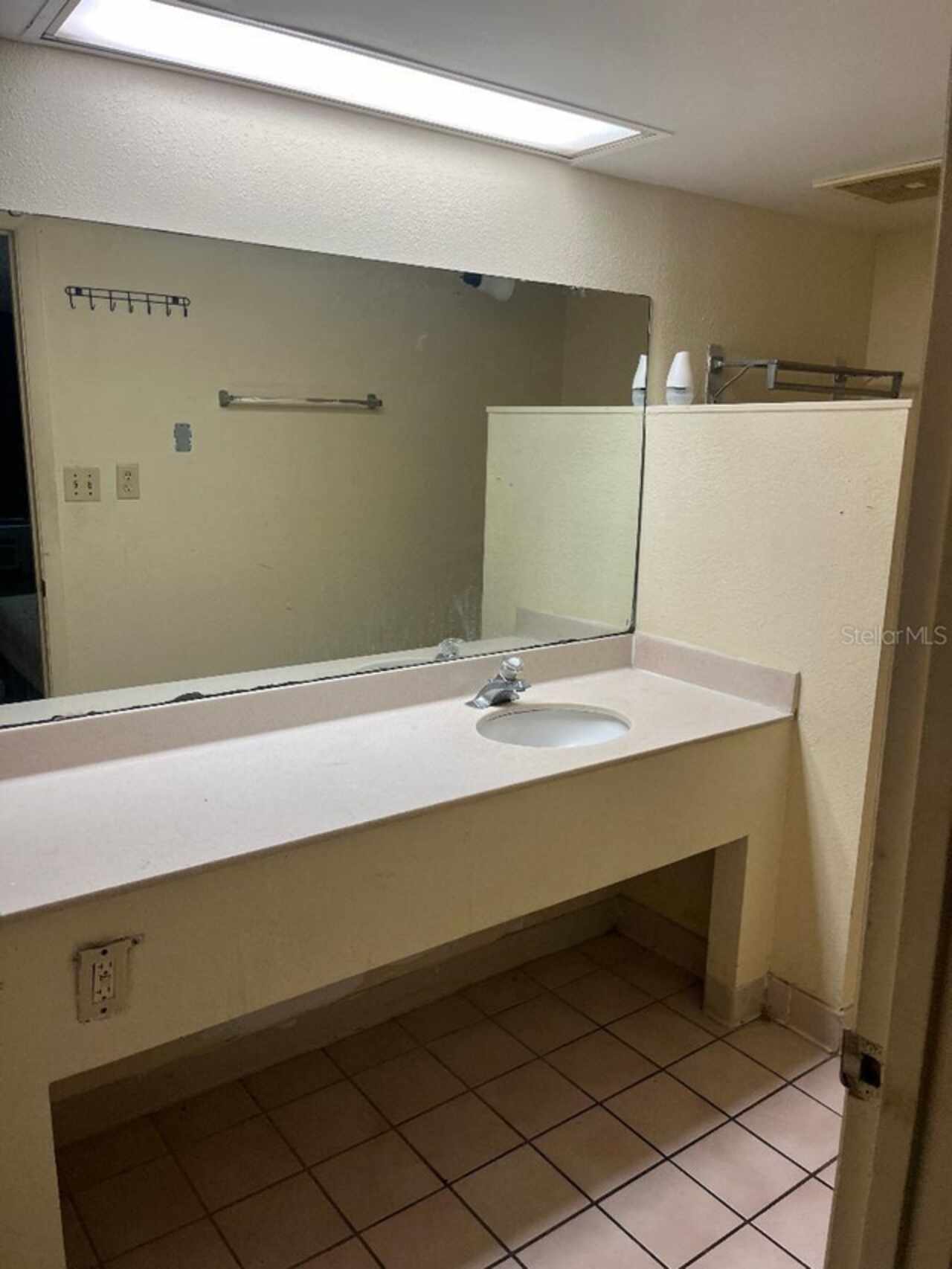 Listing Photo 11