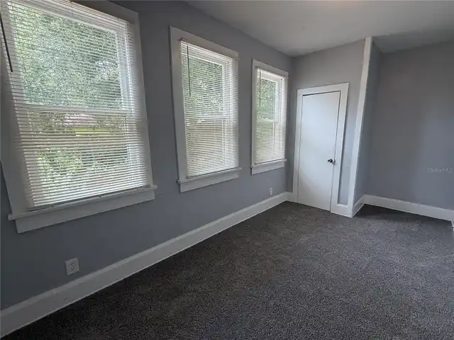 Listing Photo 9