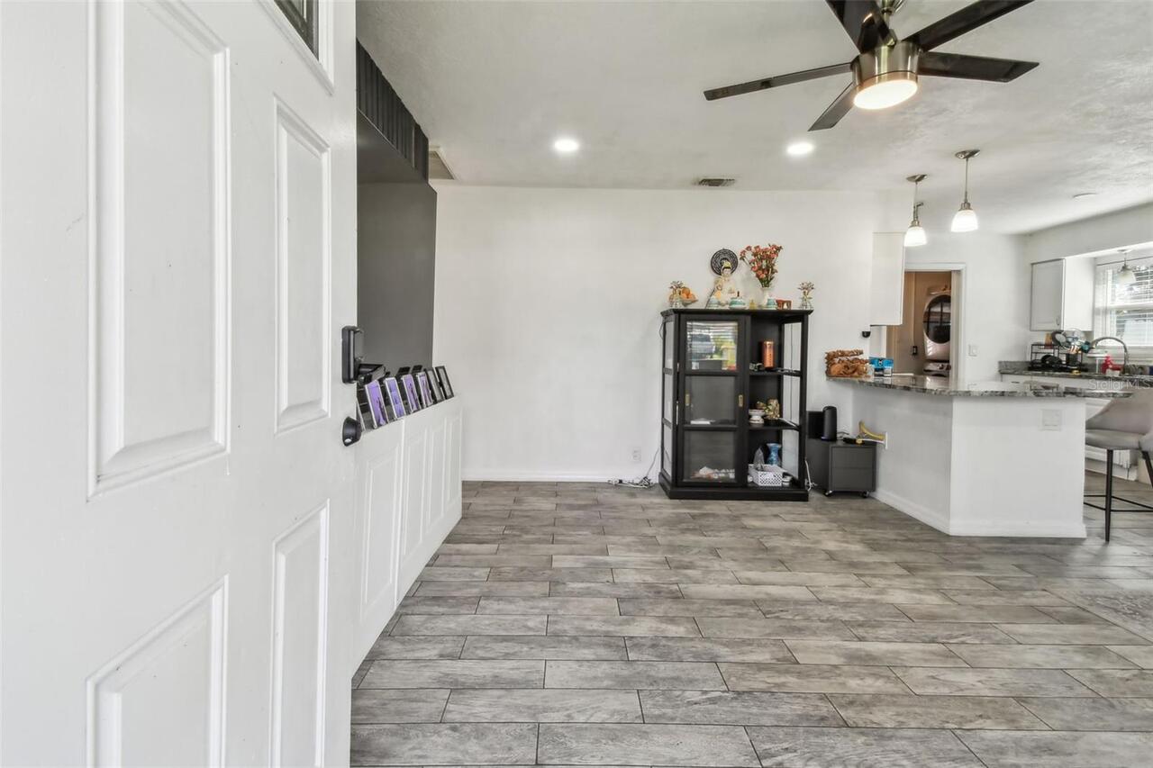Listing Photo 8