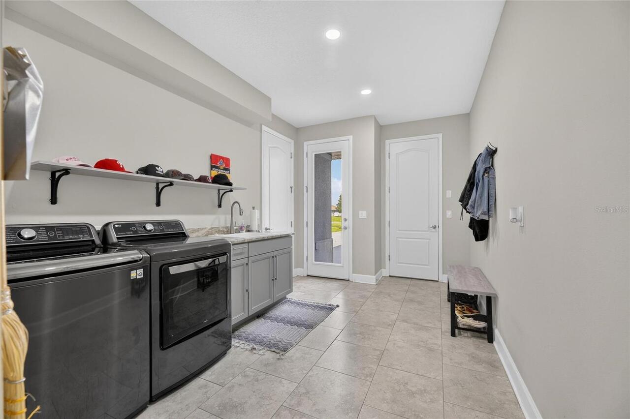 Listing Photo 12