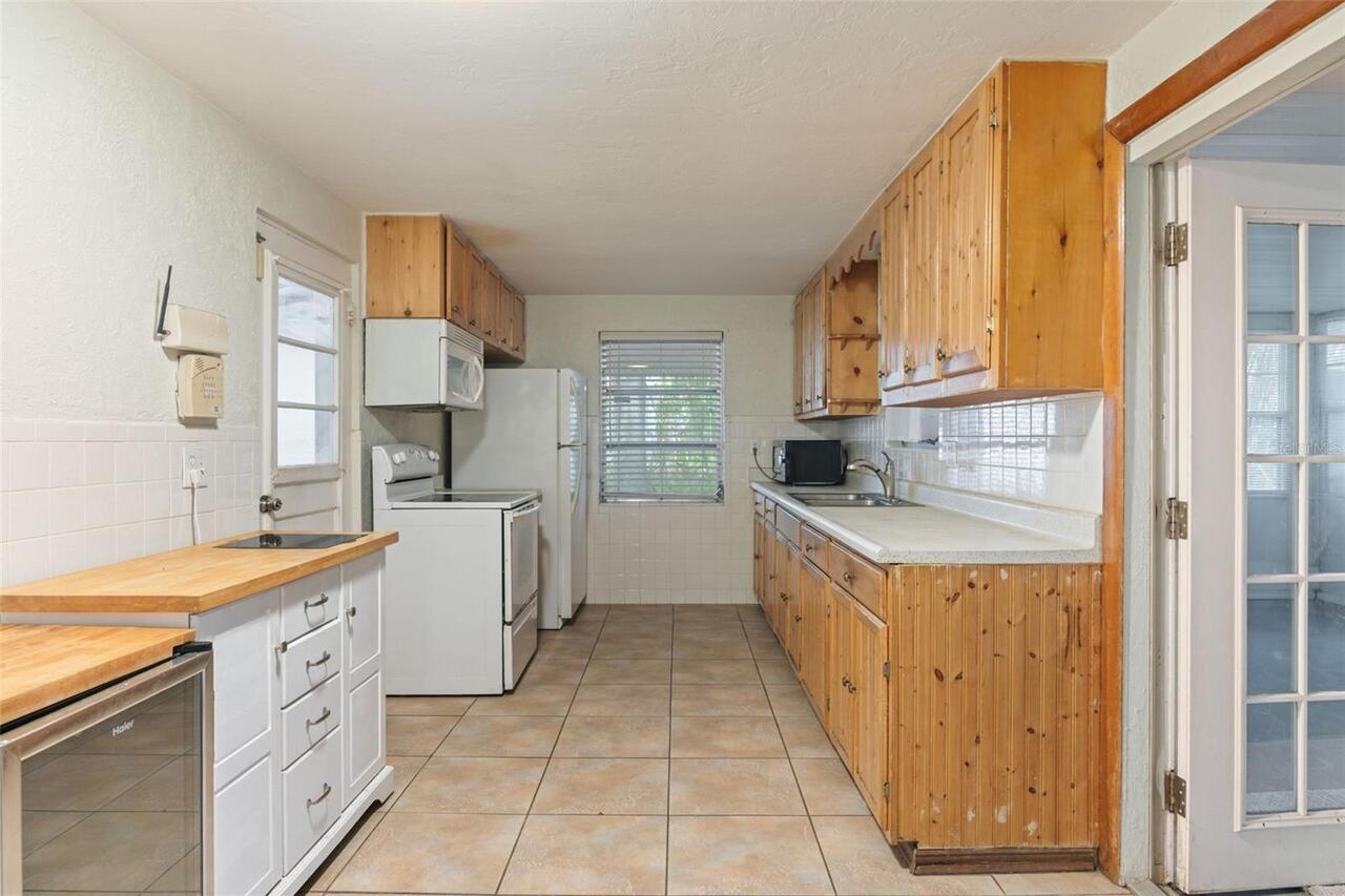 Listing Photo 10