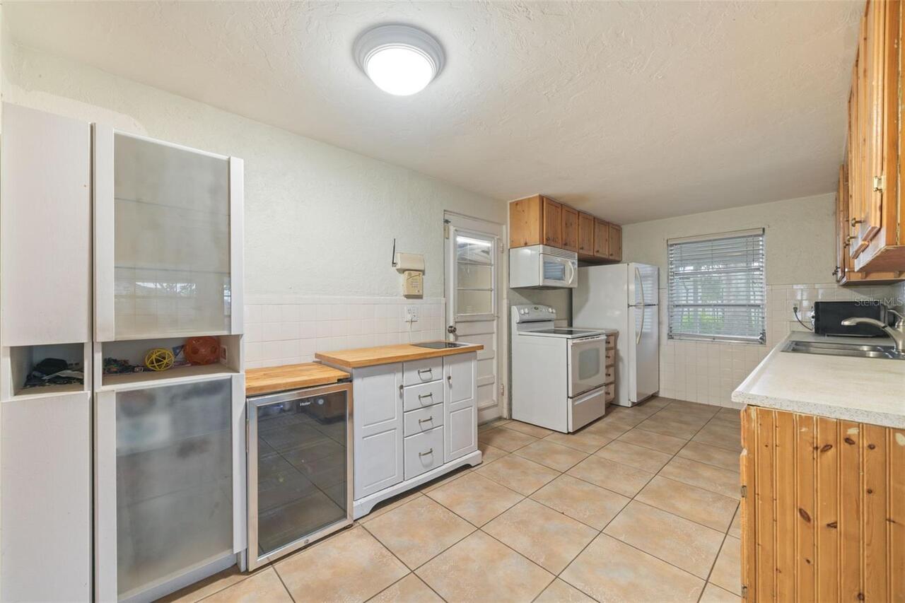 Listing Photo 12