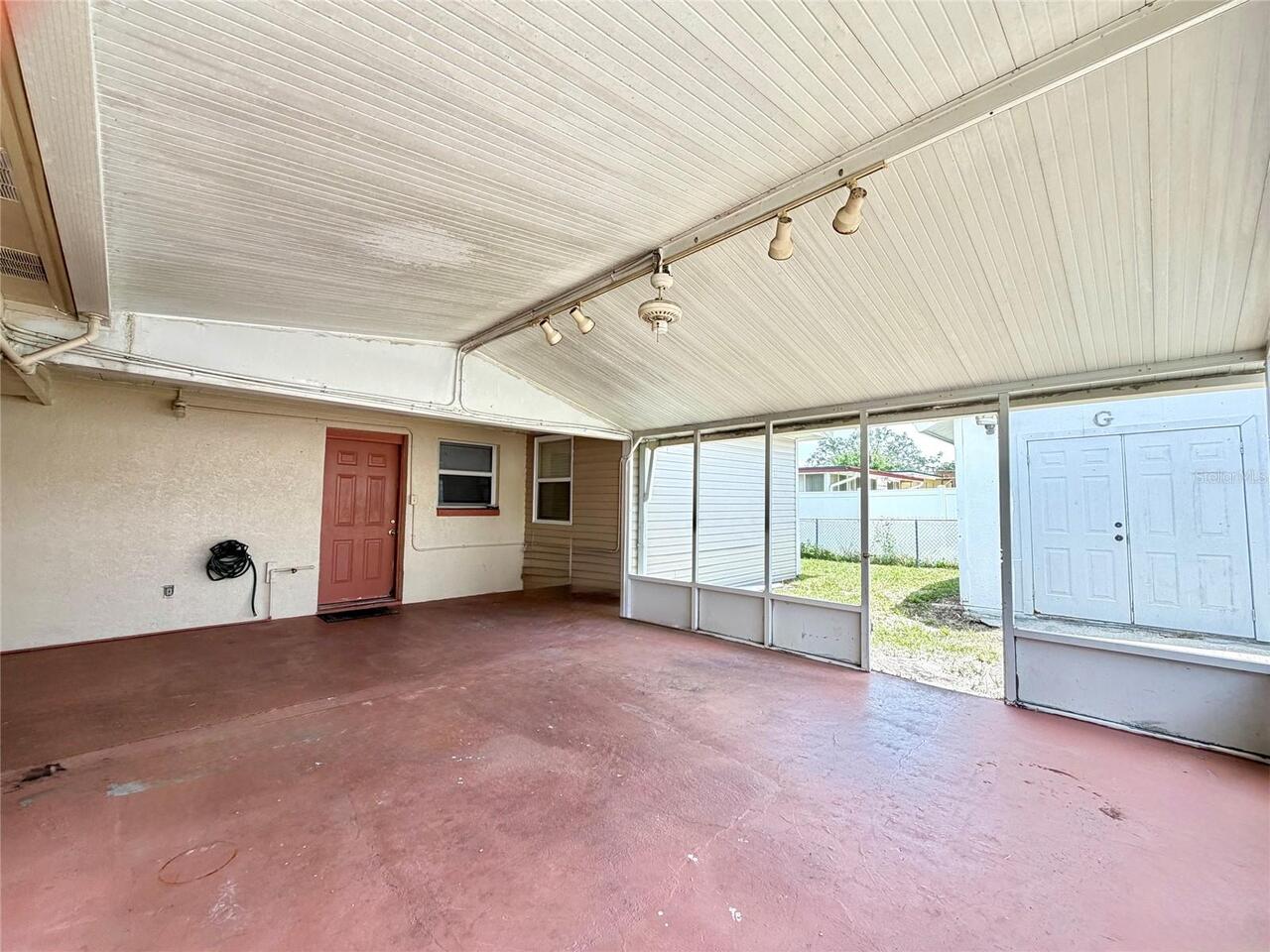 Listing Photo 8