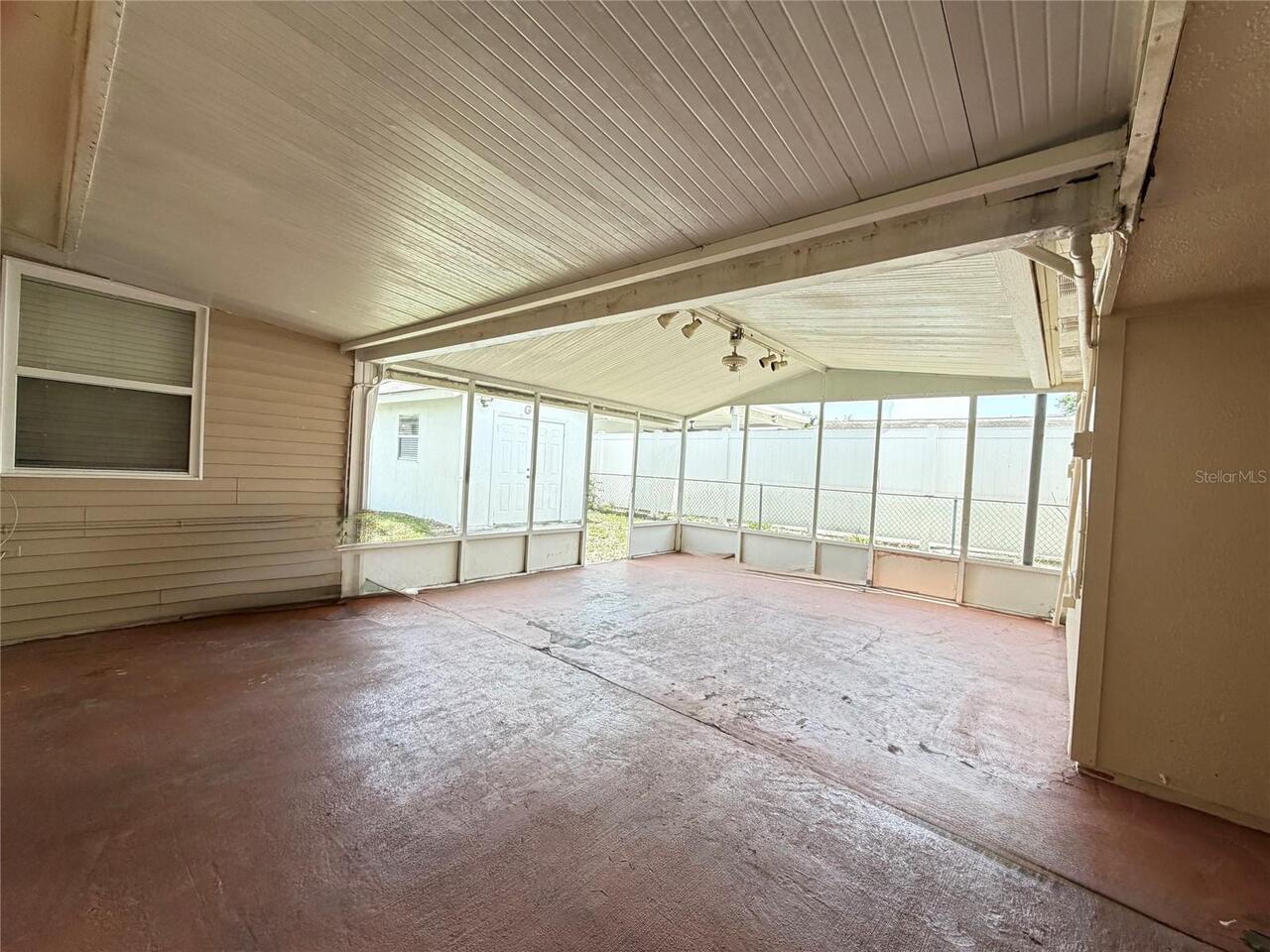 Listing Photo 10