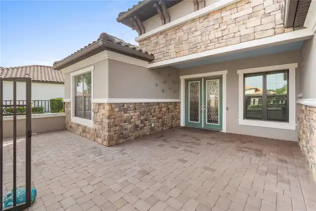 Listing Photo 11