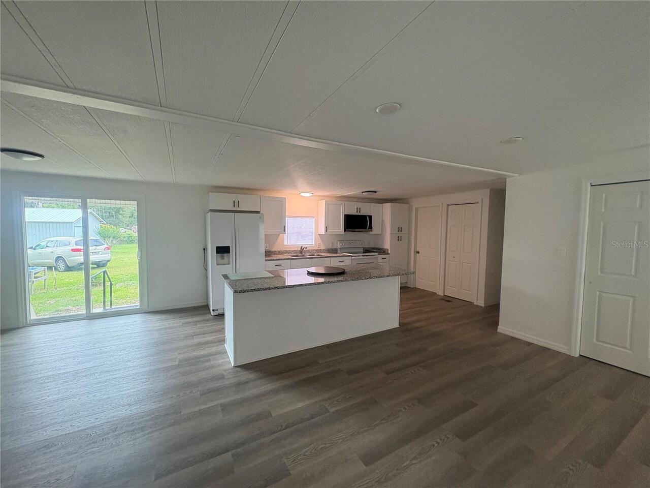 Listing Photo 10
