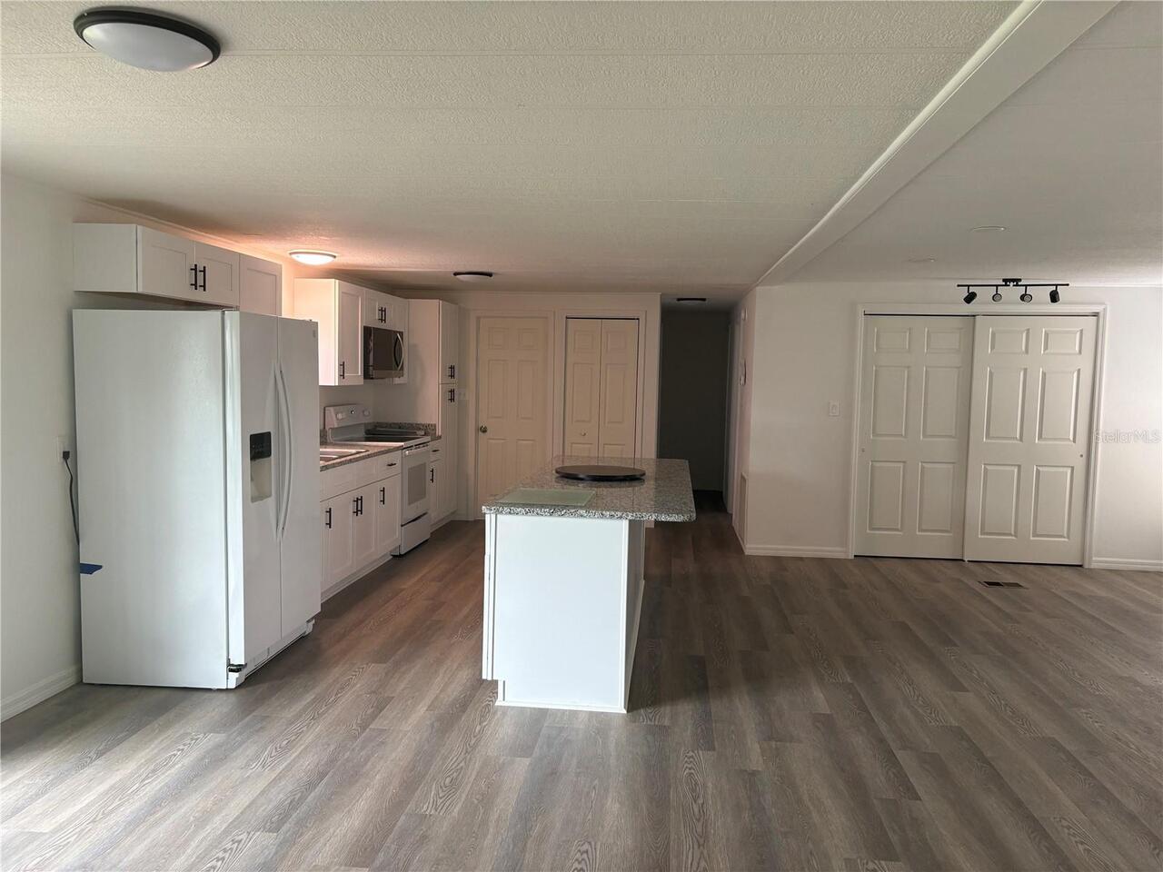 Listing Photo 15