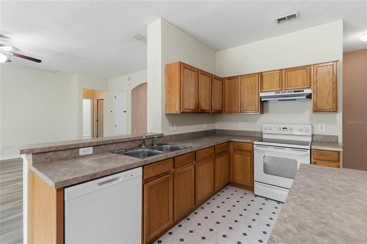 Listing Photo 12