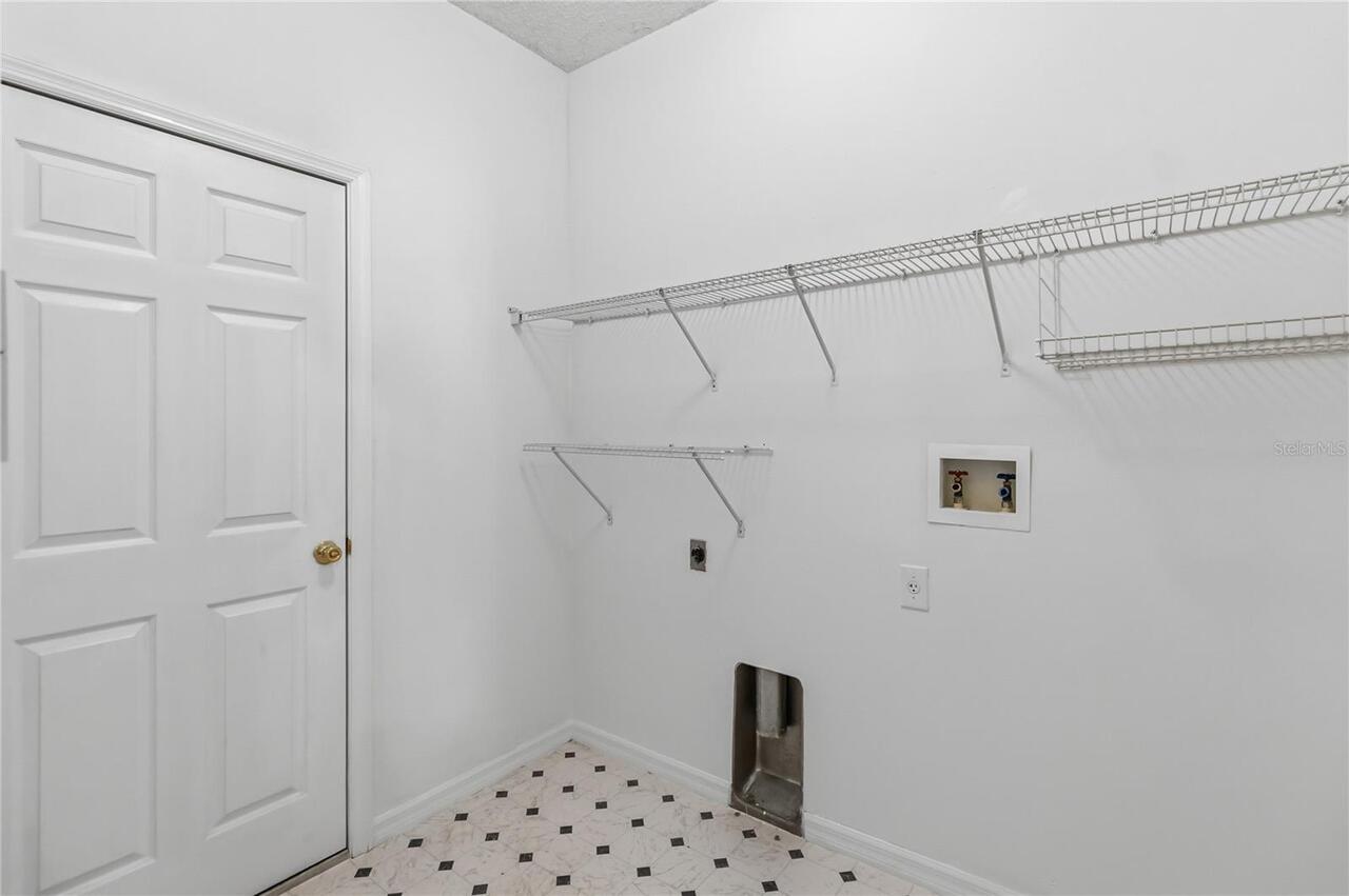 Listing Photo 14