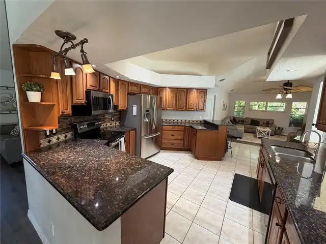 Listing Photo 9