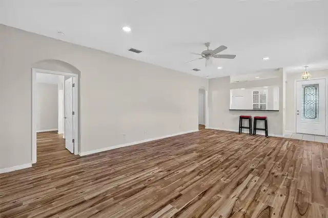 Listing Photo 16