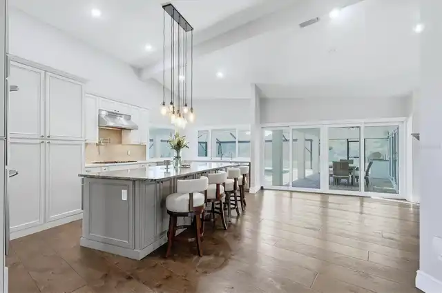 Listing Photo 17