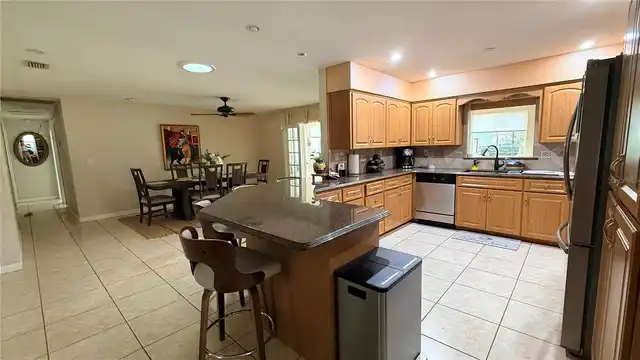 Listing Photo 9