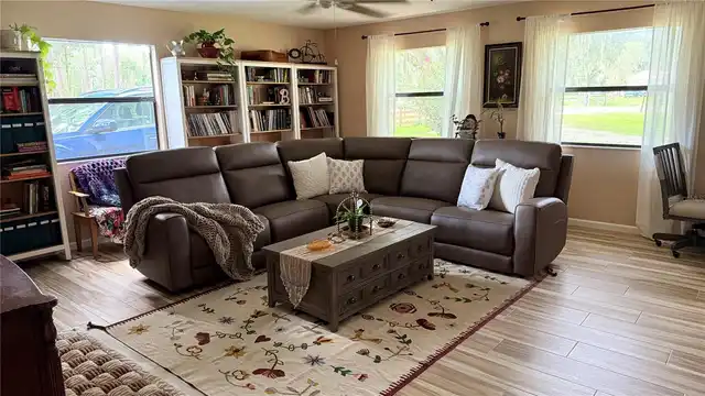 Listing Photo 18