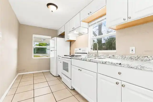 Listing Photo 8