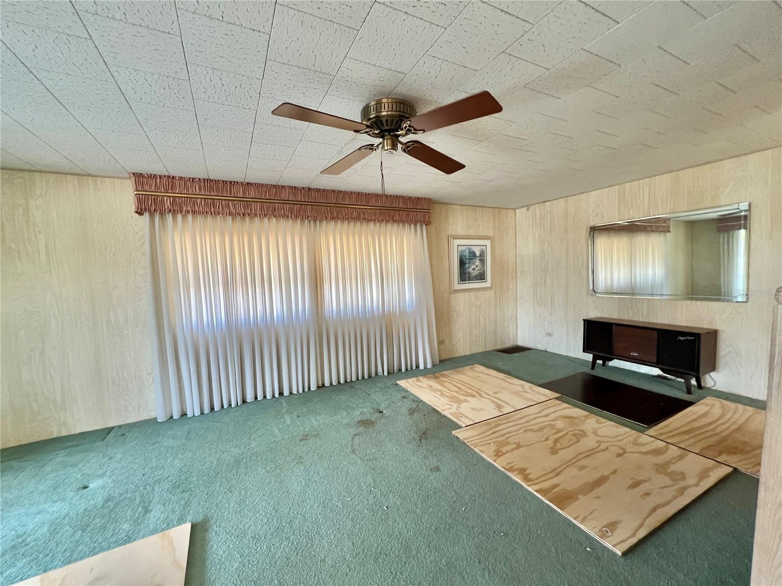 Listing Photo 11