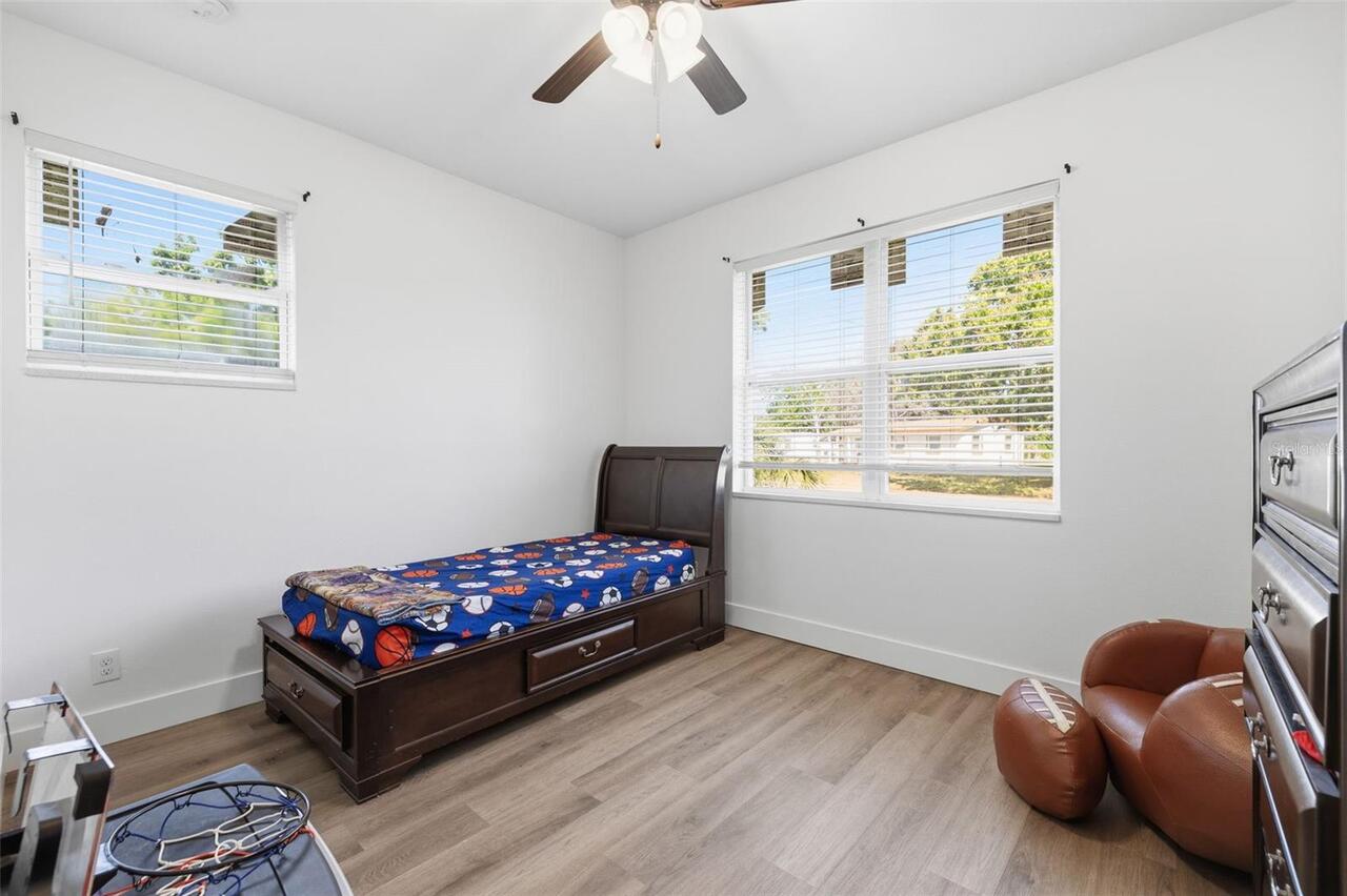 Listing Photo 16